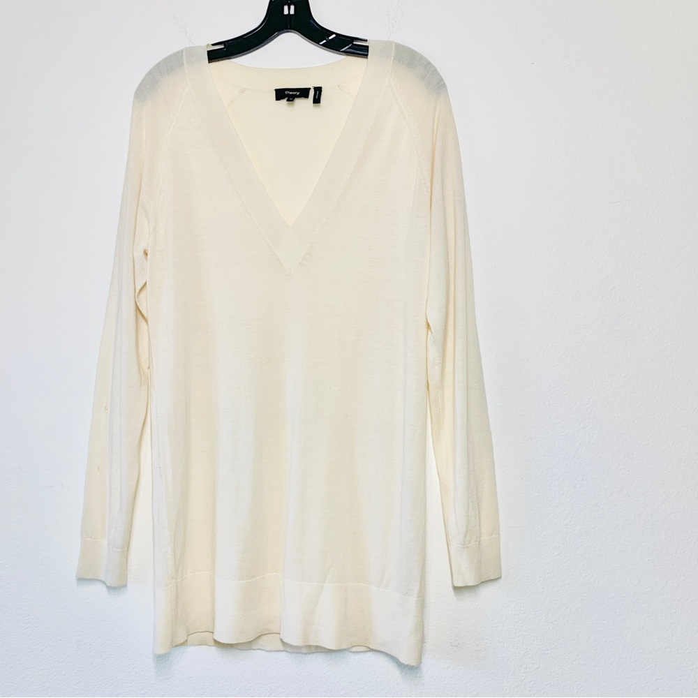 Theory Delrina Cream V-neck Tunic Sweater